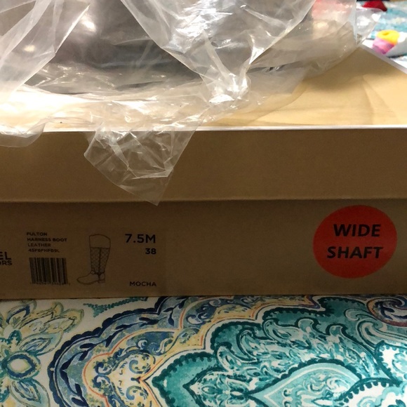 MK mocha boots - Picture 2 of 3